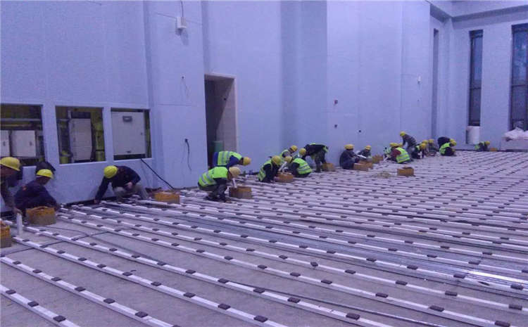 青海楓木體育地板價格及圖片