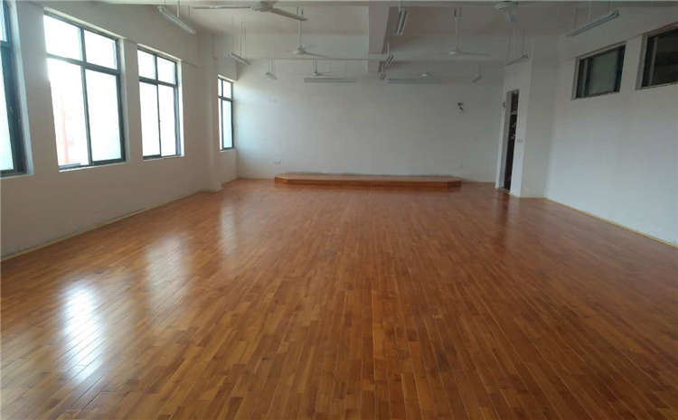 硬木企口籃球運動地板一般多少錢？