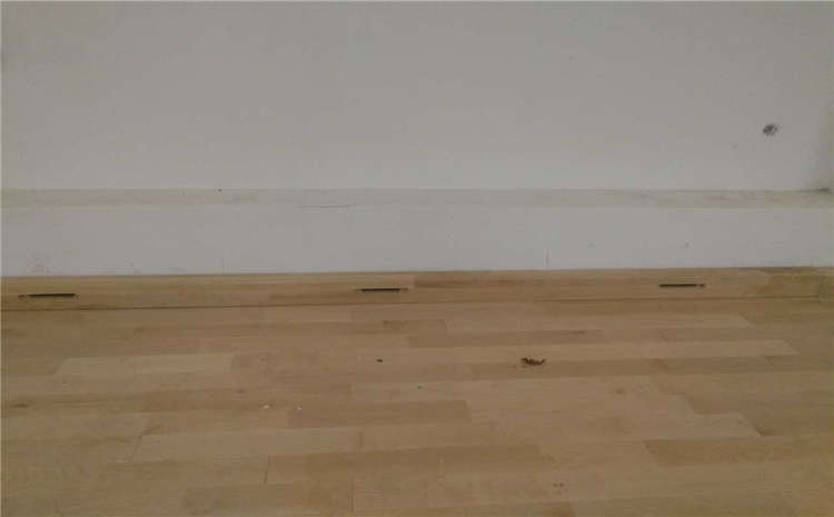 24厚籃球運(yùn)動(dòng)地板怎么維修?