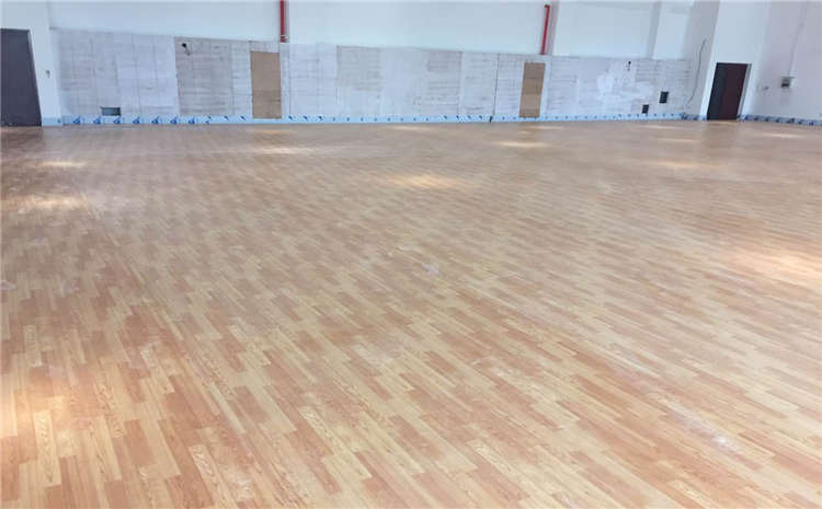 橡膠木NBA籃球場(chǎng)木地板廠**報(bào)價(jià)表