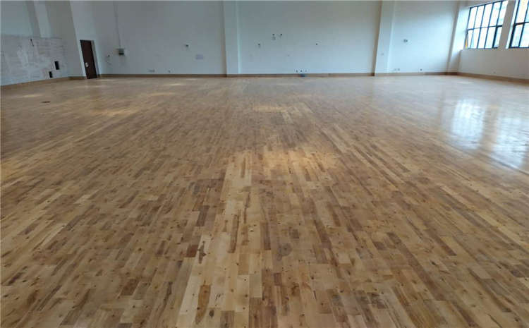 體育木地板如何穩(wěn)定？