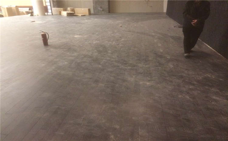 24厚舞臺(tái)實(shí)木地板批發(fā)價(jià)格