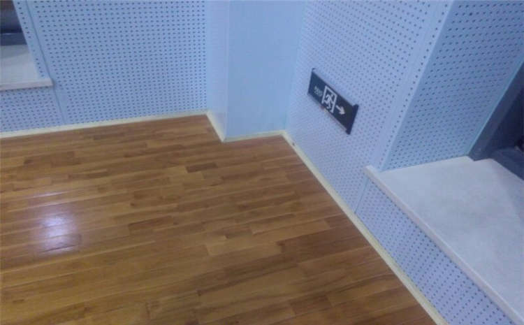 22厚籃球館木地板造價(jià)是的多少？