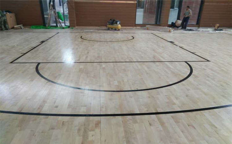 柞木實(shí)木運(yùn)動地板價格是多少錢？