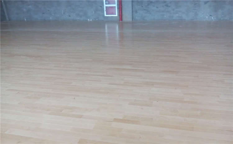 訓(xùn)練館體育運(yùn)動地板廠家電話