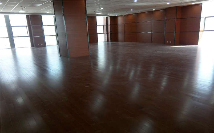 拼接板實木運動地板廠家去哪找?