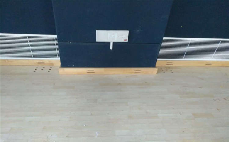 松木籃球館木地板哪個(gè)牌子好?