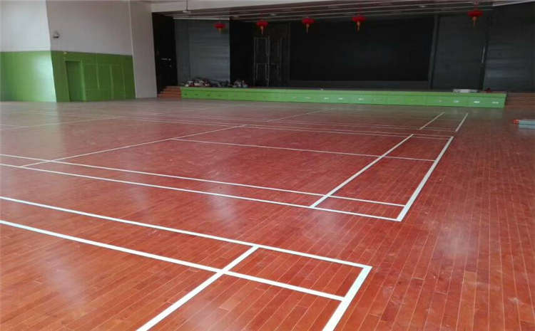 五角楓運(yùn)動(dòng)體育地板多少錢一平米?