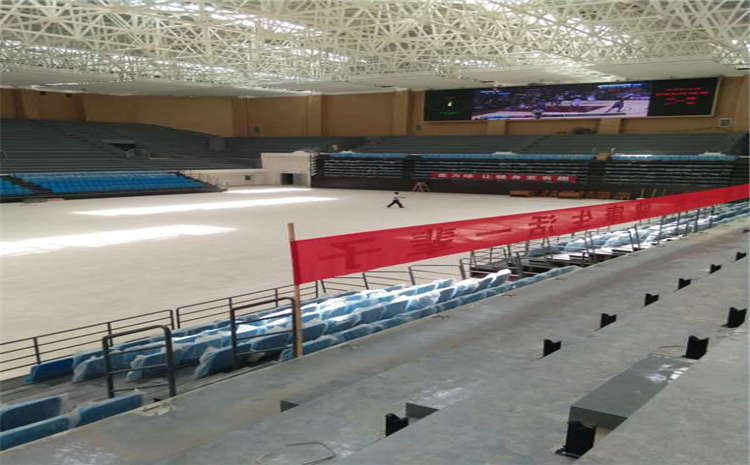 柞木體育運(yùn)動(dòng)地板翻新施工