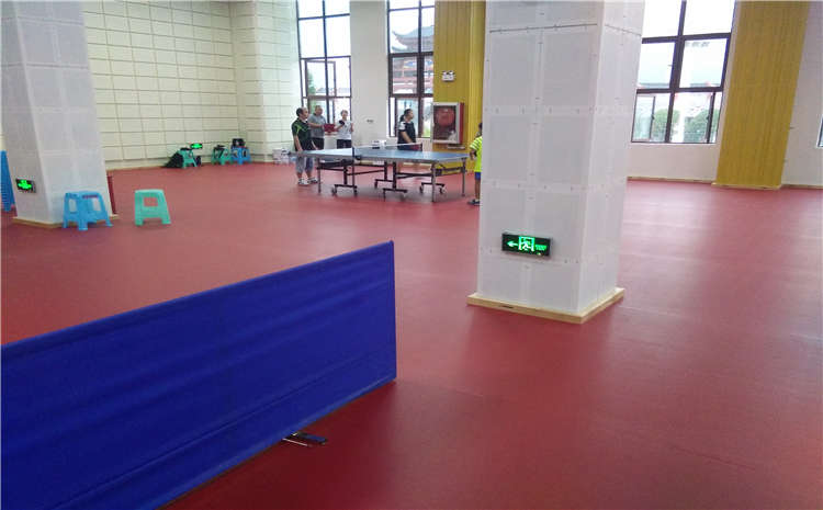 楓木運(yùn)動(dòng)體育地板怎么翻新