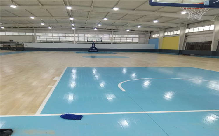 硬木企口風(fēng)雨操場運動地板怎么維修？