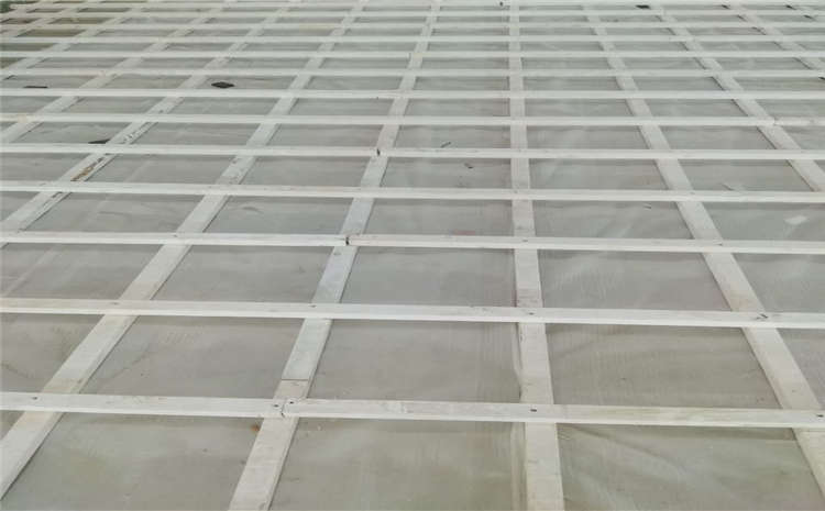 專業(yè)的實木運(yùn)動地板施工技術(shù)方案