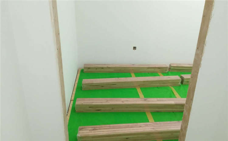 五角楓實(shí)木運(yùn)動地板價(jià)格