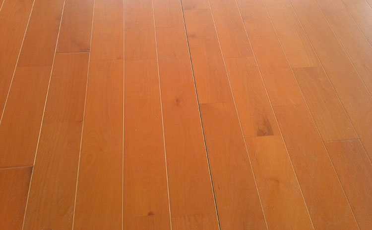 指接板乒乓球館木地板多少錢一平米？