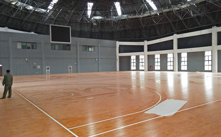 學(xué)校舞臺實木地板怎么翻新？