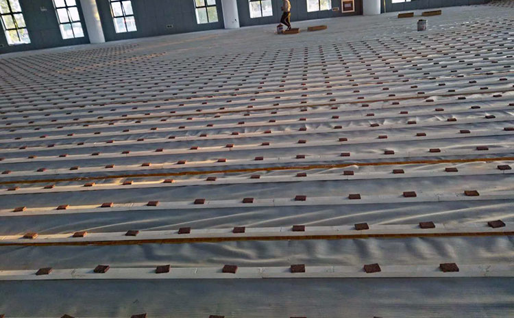 學(xué)校風(fēng)雨操場(chǎng)地板一般多少錢(qián)?