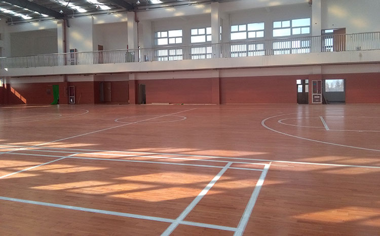 松木風(fēng)雨操場(chǎng)地板哪個(gè)品牌好?