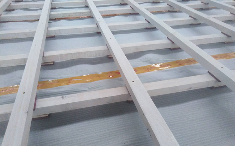 拼接板籃球場實木地板價格是多少錢？