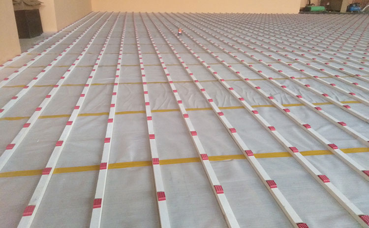 學(xué)?；@球場(chǎng)木地板主輔龍骨結(jié)構(gòu)