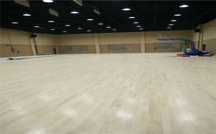 體育館實木地板的水都是哪里來的？