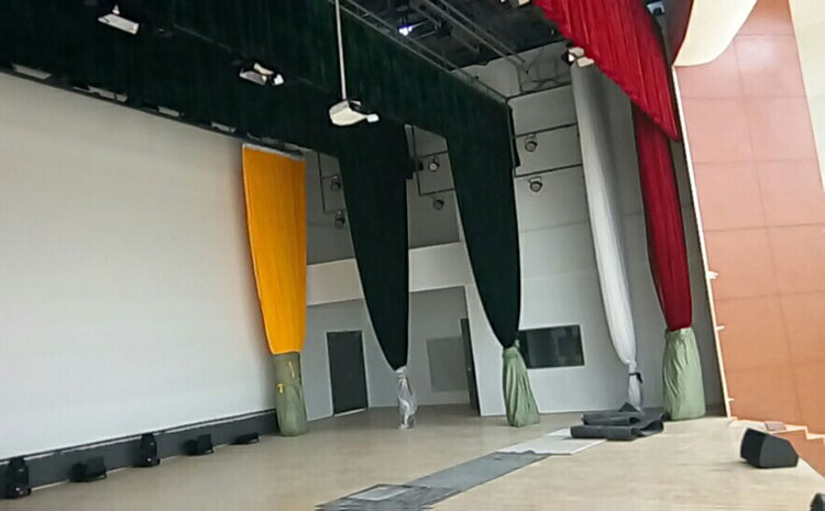 俄勒岡松木地板籃球館價格是多少錢？