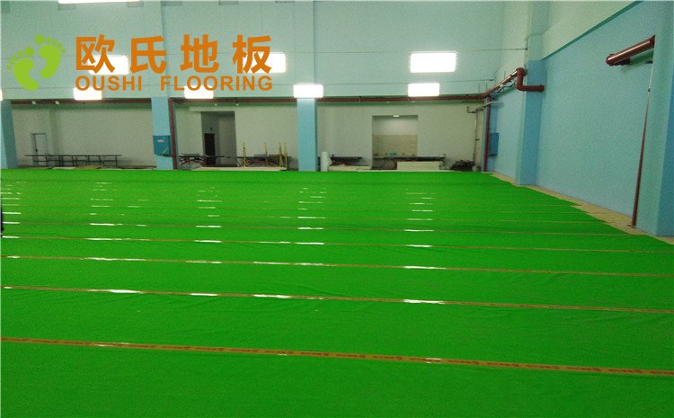 湖南吉**溶江小區(qū)健身中心木地板圖片