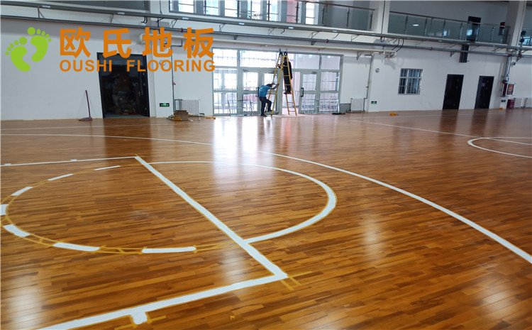 烏魯木齊市烏蘇市南區(qū)第二中學(xué)體育館木地板項(xiàng)目——?dú)W氏實(shí)木運(yùn)動地板
