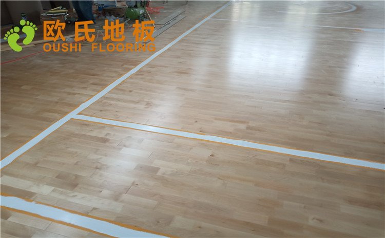 新疆克拉瑪依市獨(dú)山子虹園小區(qū)體育館木地板項(xiàng)目——?dú)W氏實(shí)木運(yùn)動地板