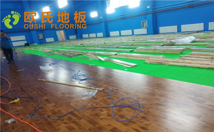 烏魯木齊北京北路東風(fēng)花苑小區(qū)個(gè)人羽毛球館木地板項(xiàng)目—?dú)W氏實(shí)木運(yùn)動(dòng)地板